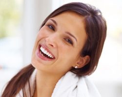 Laughing Lady | Wisdom Tooth Removal | Alluring Smiles in Mesa, AZ - Dr. Javier Portocarrero